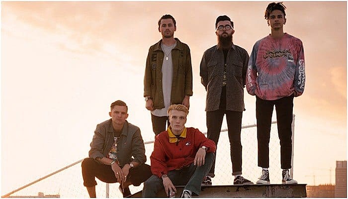 neck deep