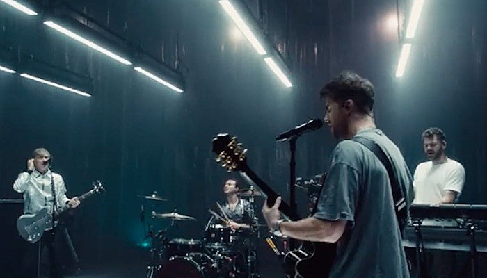 5 seconds of summer chainsmokers