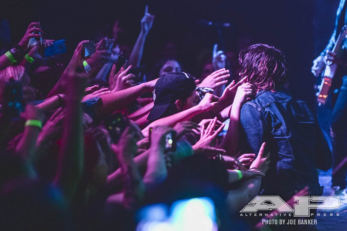 9.10.2017_SLEEPING_WITH_SIRENS_JOE_BANKER_AGORA-2