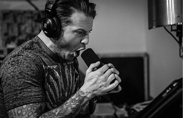 AlexVarkatzas-Atreyu-Studio2015