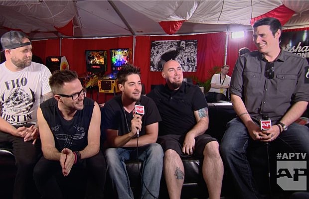 BreakingBenjamin-APTV2015