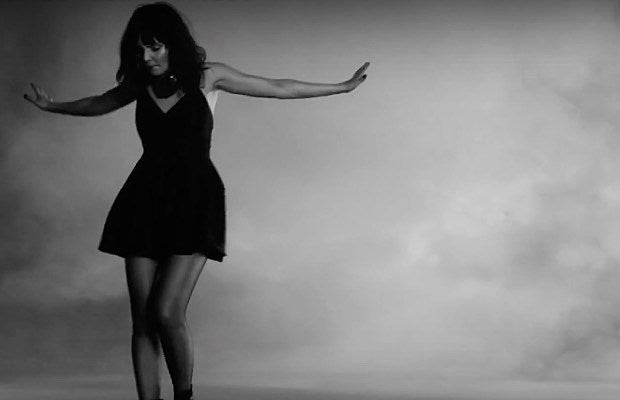 CHVRCHES_-_Lauren_Mayberry_620-400
