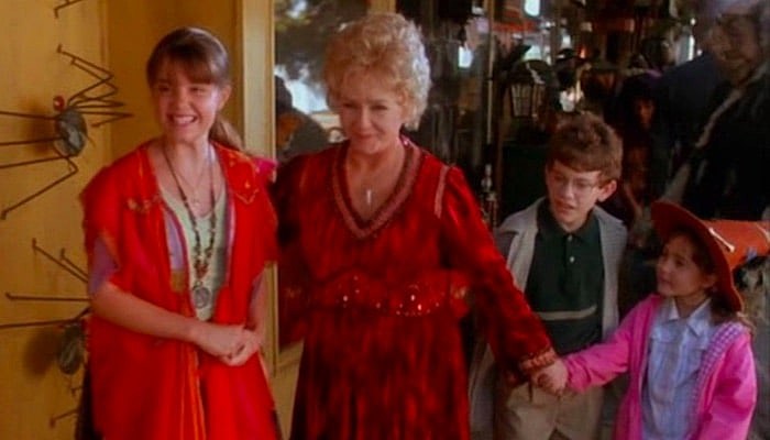 Disney Plus Halloweentown-min