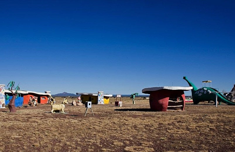 Flintstones_Bedrock_City_2015_620_x_400