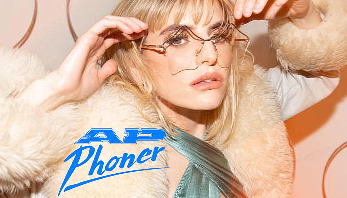 JULIET-SIMMS-PHONER