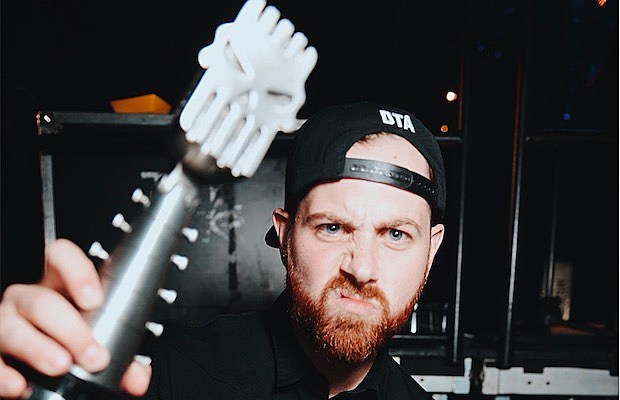 Kevin_A_Day_To_Remember_-_APMAs_2015_620-400