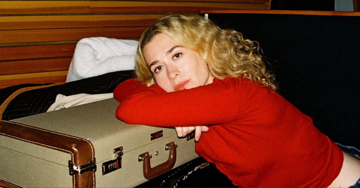 Blondshell Another Picture Arms Gigi Perez