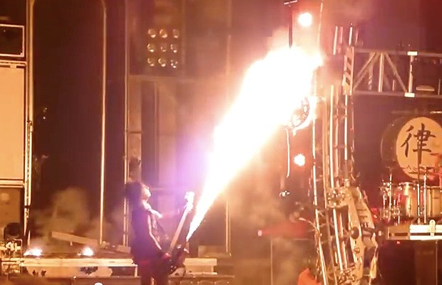 Nikki_Sixx_Flamethrower_2014_620_x_400