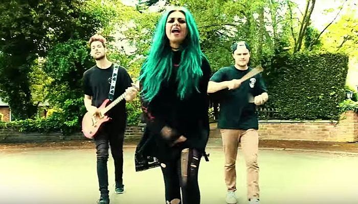 Bronnie, Neck Deep cover