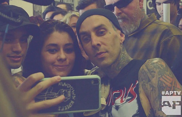 TravisBarker-fans-Musink2015