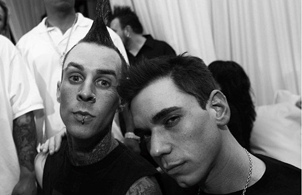 Travis_Barker_DJ_AM_-_620_x_400