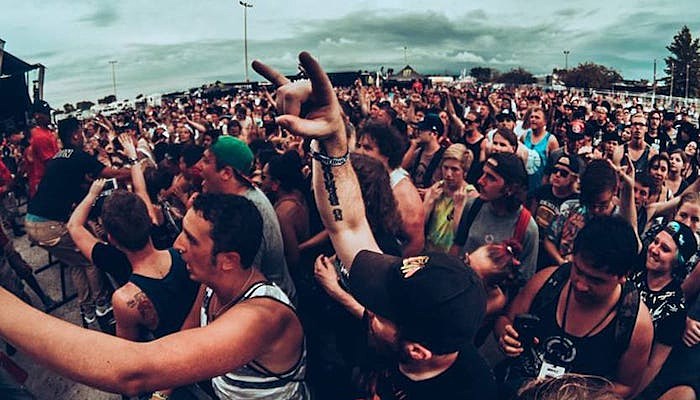 WARPED TOUR 2016 crowd