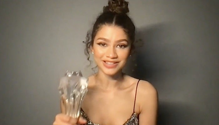 Zendaya Critics Choice Awards-min