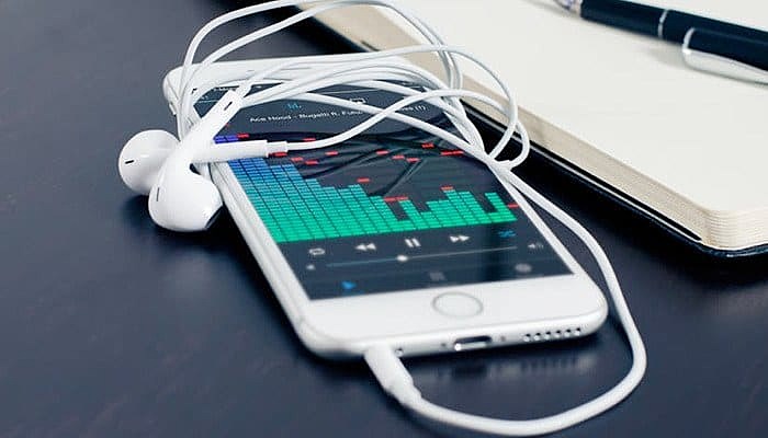 Genius lyrics spotify on Apple Music