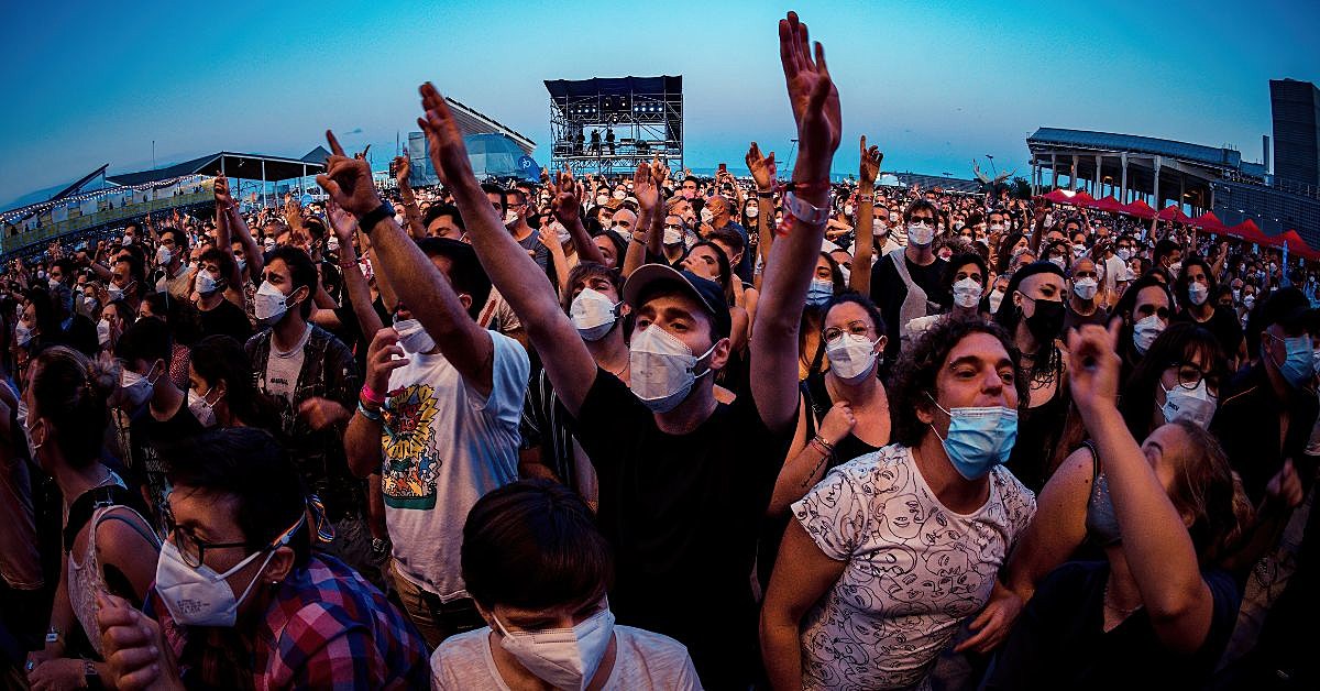 attachment-masks at concerts