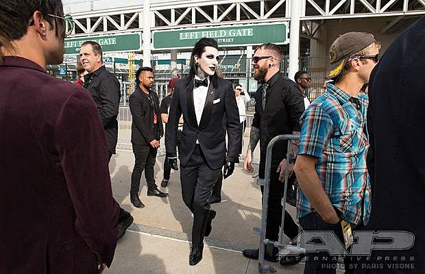 chris_motionless