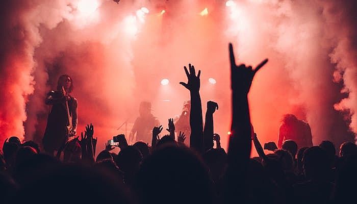 concert crowd metal weed coronavirus riot fest