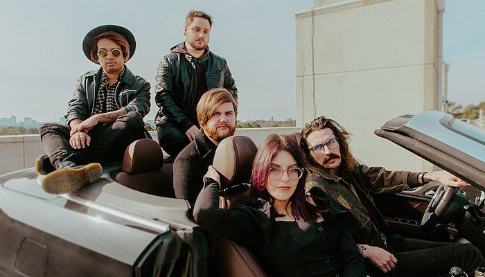 glimmers by the lips video