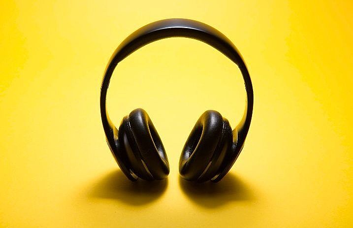 headphones_credit_malte_wingen