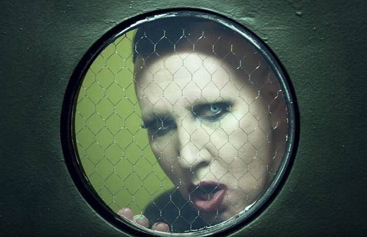 marilyn_manson_tattoed_in_reverse_music_video