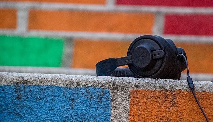 Headphones, hearing loss