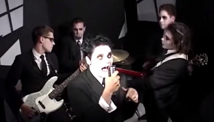 my chemical romance vampires will never hurt you