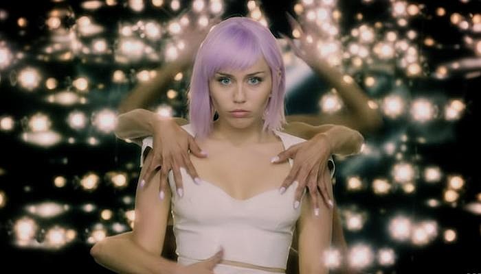 miley cyrus black mirror nine inch nails