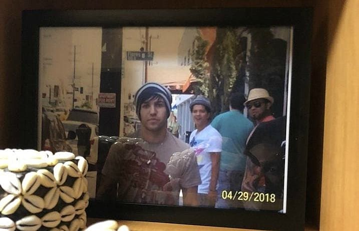 pete_wentz_bruno_mars_photo_anniversary_twitter