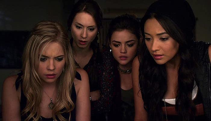 pretty little liars reboot-min