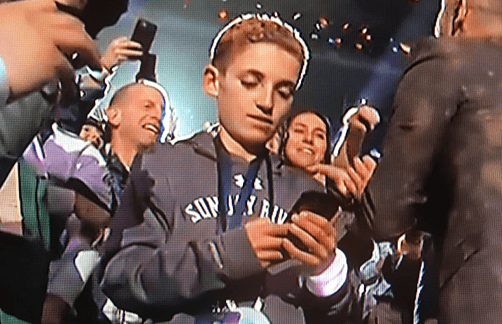 selfie_kid_super_bowl
