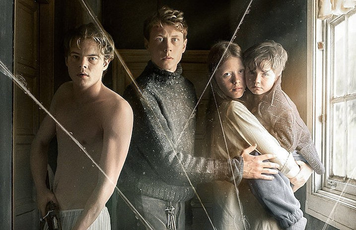stranger_things_charlie_heaton_marrowbone_movie_trailer