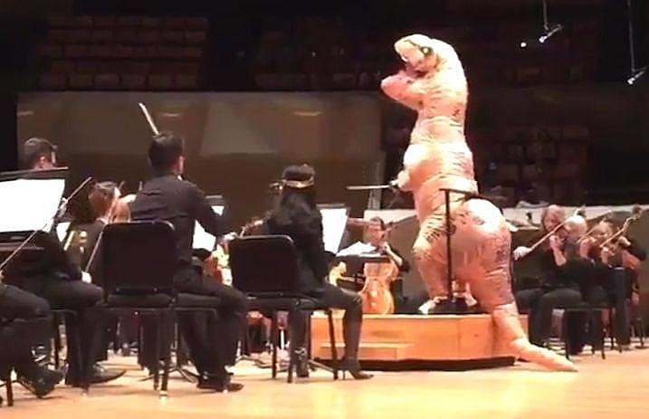 t_rex_jurassic_park_symphony
