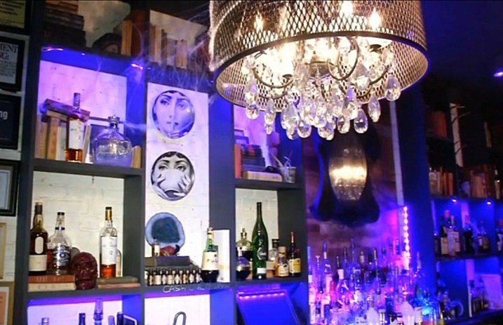 tim_burton_bar