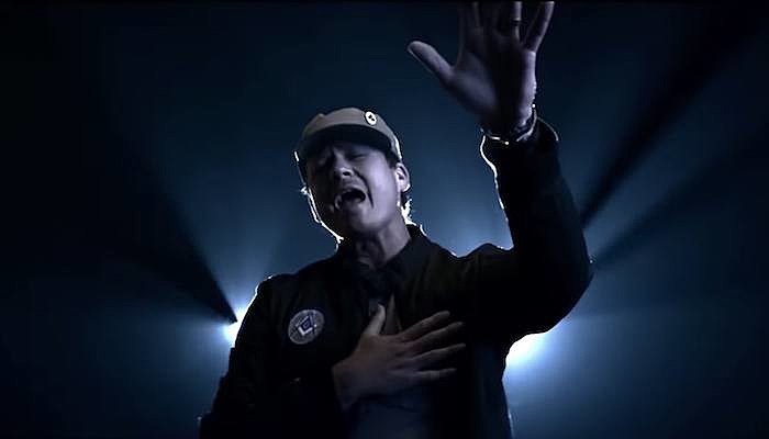 tom delonge angels and airwaves tunnels