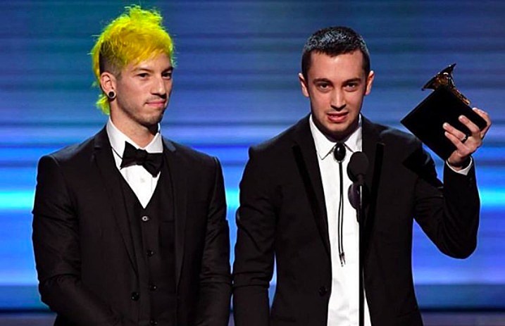 twentyonepilots_grammyscloseup