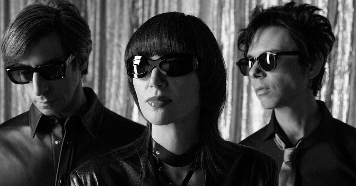 yeah yeah yeahs spitting off the edge of the world