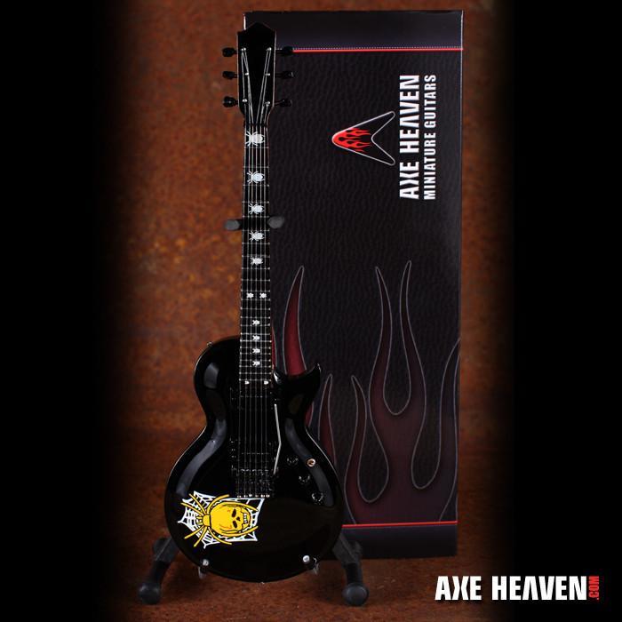 METALLICA - KIRK HAMMETT - SKULL & SPIDER WEB MINI GUITAR