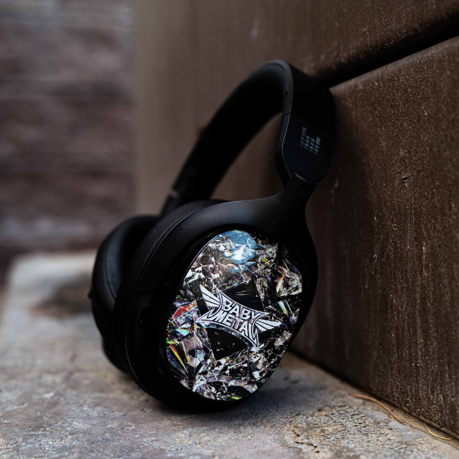 BABYMETAL OFFICIAL 'METAL FORTH' SHELLS