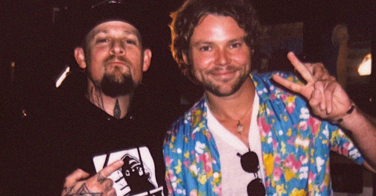 ashton irwin artist friendly
