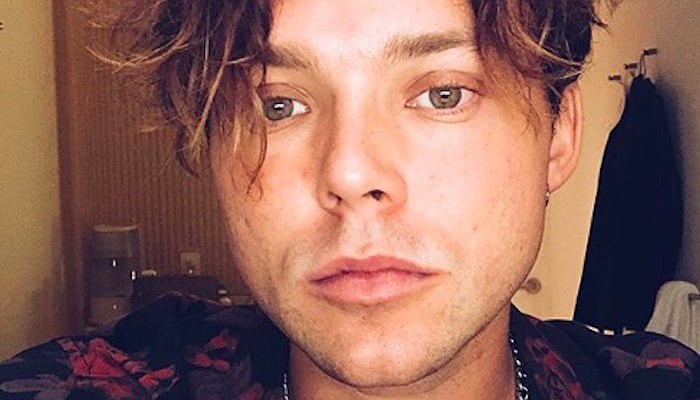5 seconds of summer ashton irwin-min