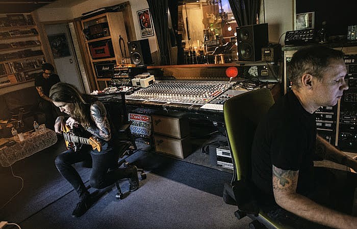 Laura Jane Grace & The Devouring Mothers announce plans for debut album