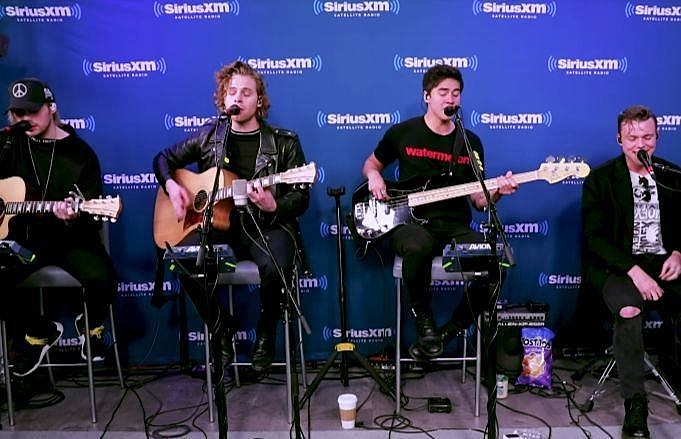 5_seconds_of_summer_the_middle