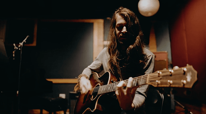 Listen to Mayday Parade cover this pop-punk anthem