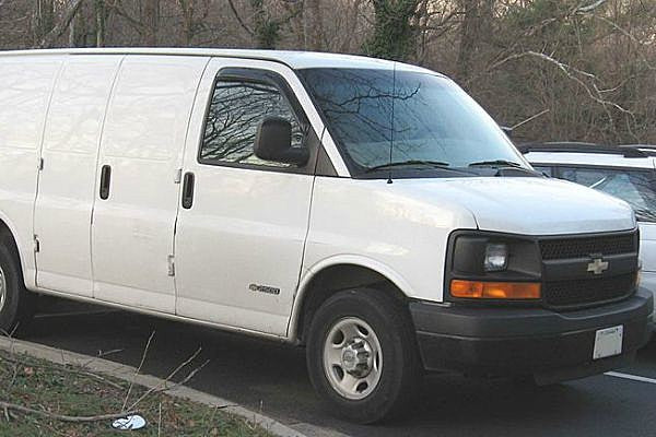 800px-Chevrolet_Express_Van