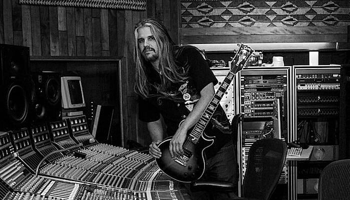 Adam Jones Gibson-min