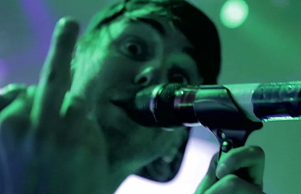 All_Time_Low_-_Somethings_Gotta_Give_live