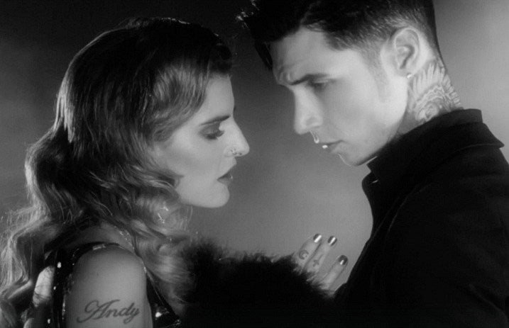Andy_black_Juliet_Simms_when_we_were_young_video_screenshot