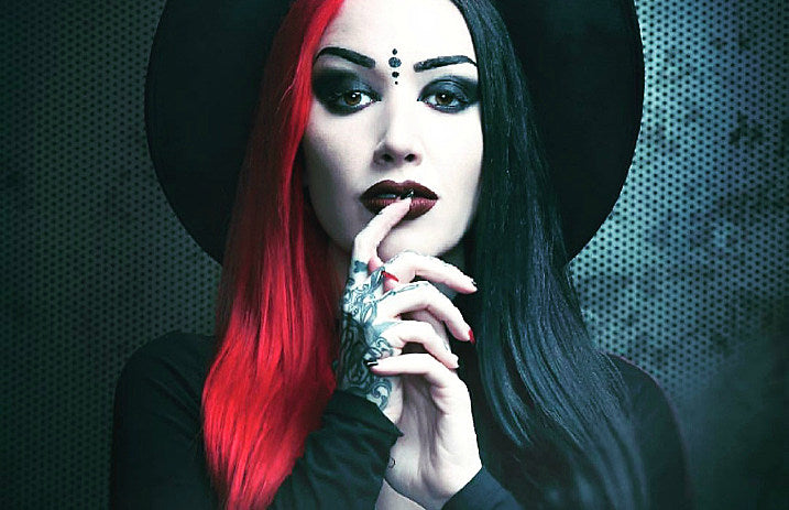 Ash_Costello