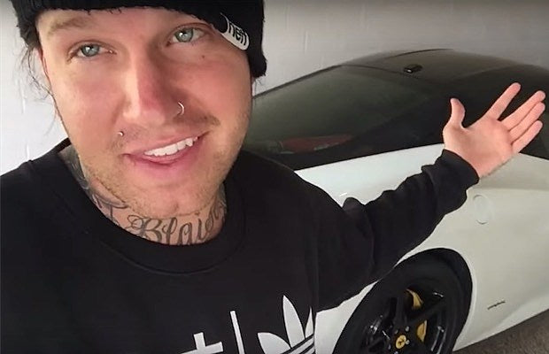Attila_-_Fronz_money-making_63
