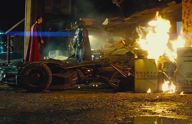 Batman_v_Superman_-_News_620-400